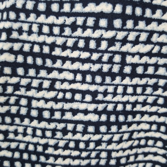 🛍️ SALE Merona Patterned Top - Picture 5 of 5